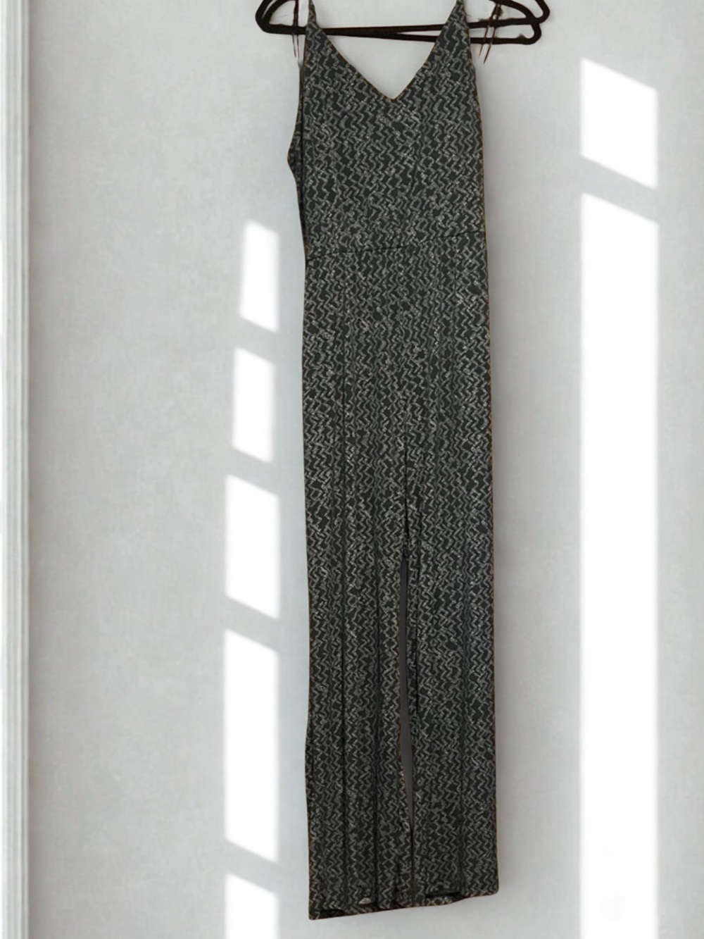 Kaileigh Black Green Wide Leg Jumpsuit Medium Boho Flowy Sleeveless Pockets - Picture 2 of 6